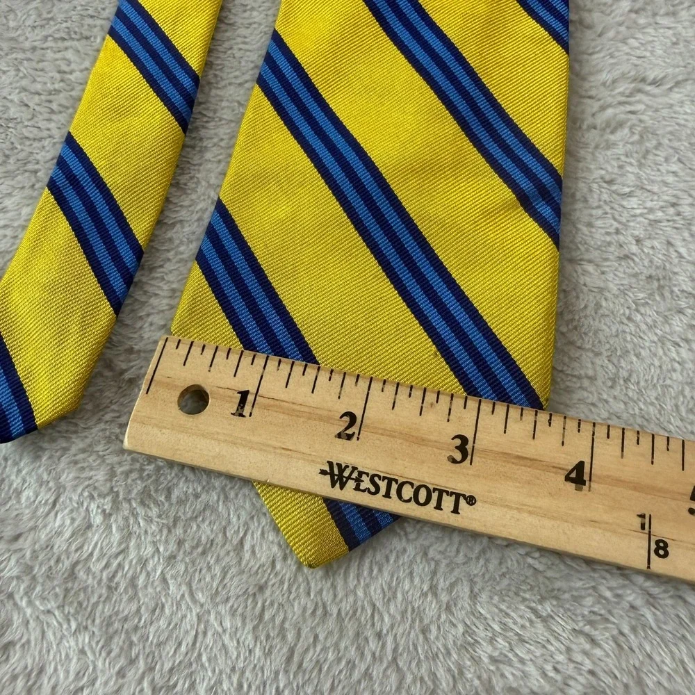 Brooks Brothers excellent pre